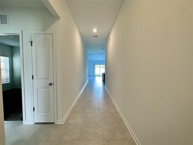 Building Photo - 335 Loch Ct