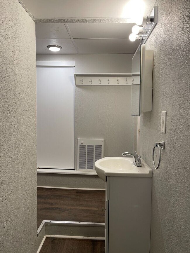 Photo - 2224 Arlington Ave Apartment