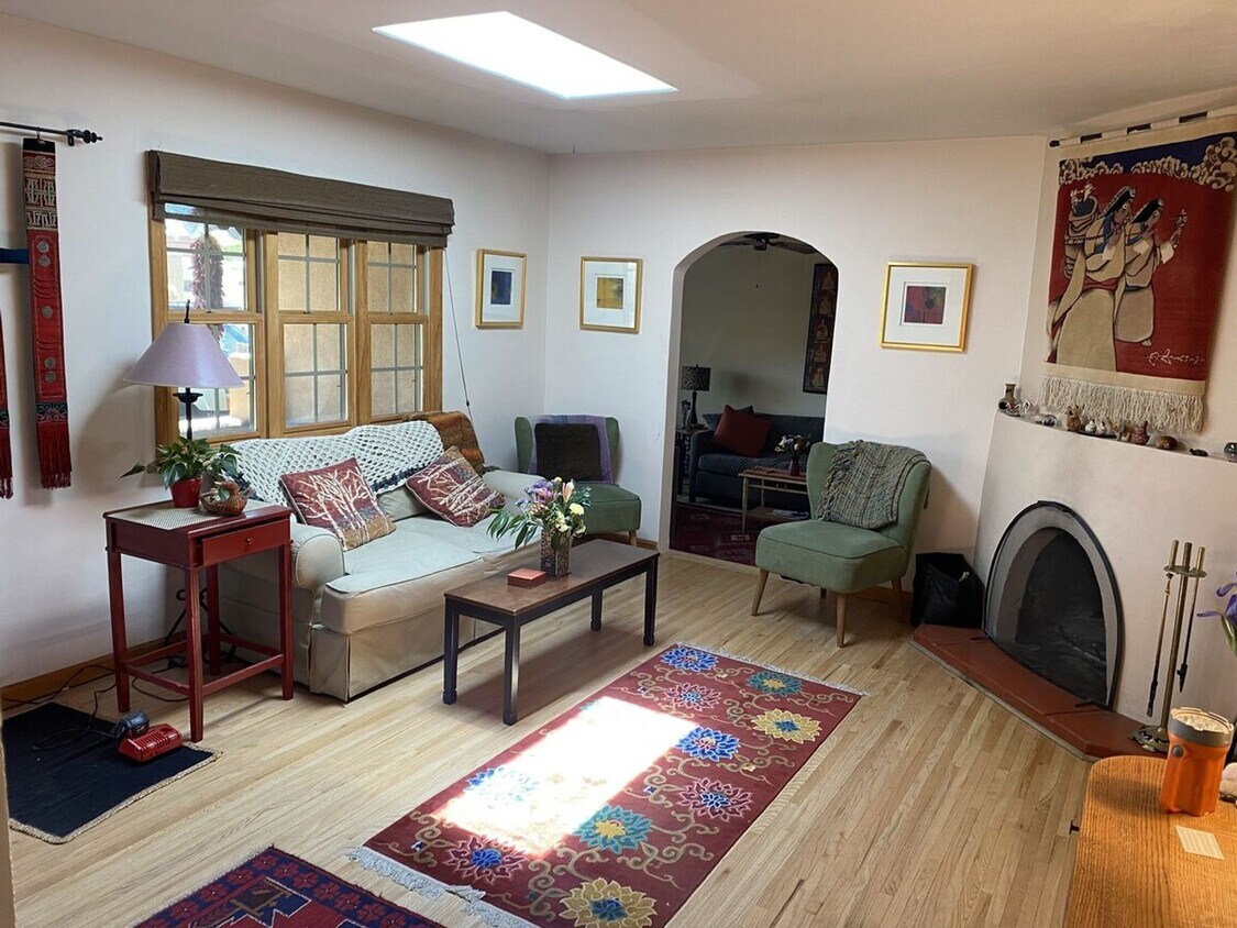Primary Photo - Santa Fe Style House & Studio on Rio Vista...