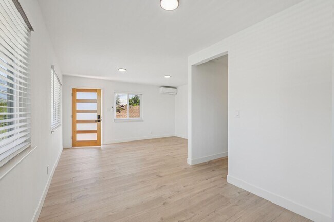 Foto del edificio - 1120 Davis St