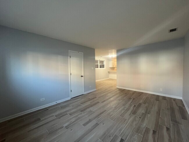 Foto del edificio - 449 W 37th St