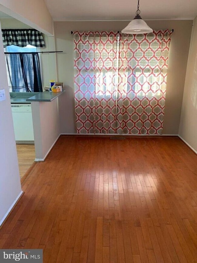 Photo - Charming 2 Bedroom/1.5 Bathroom Home in Ra...