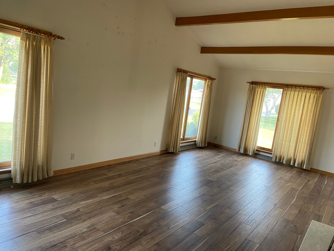 302 Fairfield Ave, Arcadia, WI 54612 House Rental in Arcadia, WI