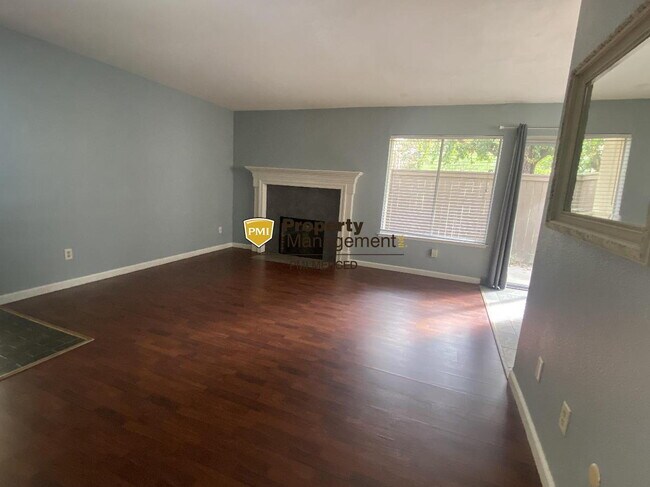 Foto del edificio - Coming Soon! 2 Bedroom Condo in Gated Community!