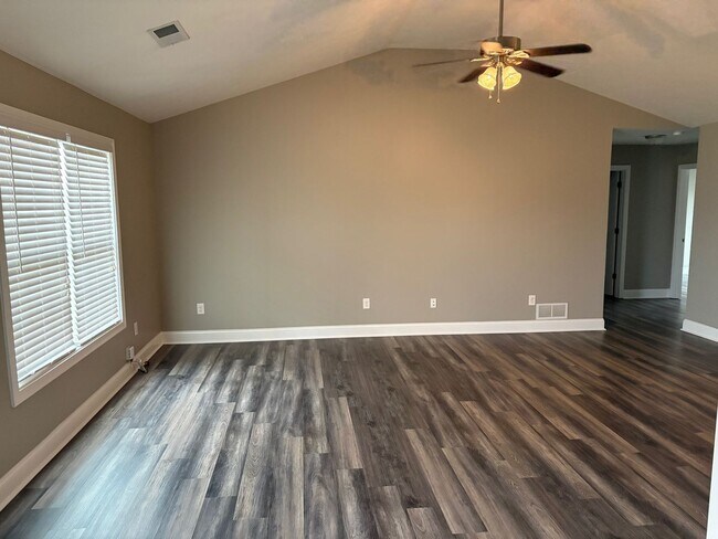 Foto del edificio - 7013 Golgotha Dr