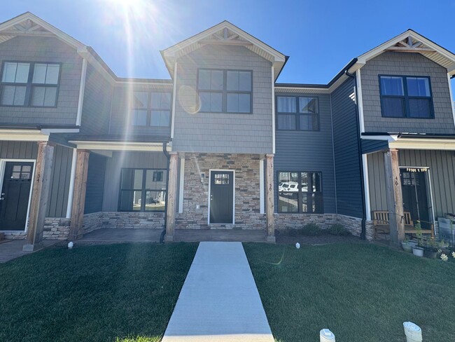 Sunburst Villa Luxury Townhouse WITH BASEMENT - Sunburst Villa Luxury Townhouse WITH BASEMENT