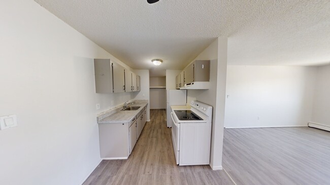 Photo du bâtiment - 9656 Hillcrest Dr