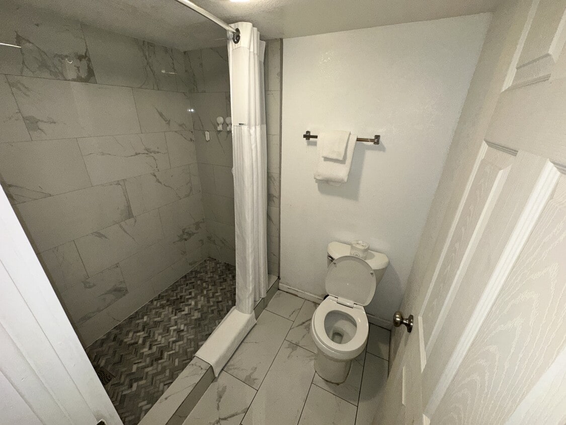 Building Photo - 2530 Bloomfield Hwy