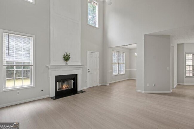 Building Photo - 329 Horsehill St