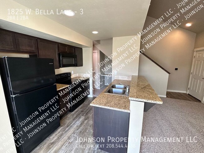 Building Photo - 1825 W Bella Ln