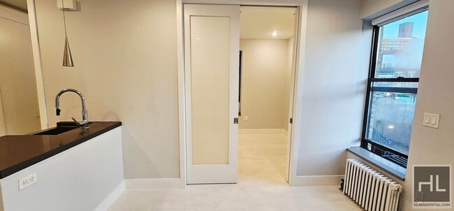 Building Photo - Stanton Street