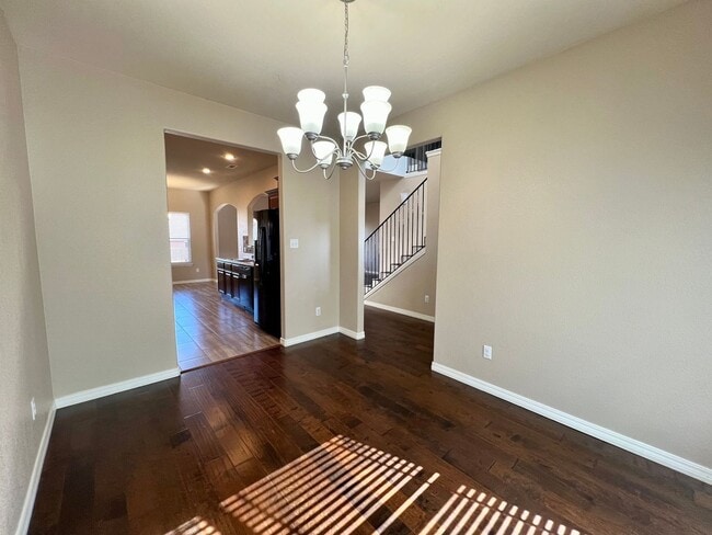 Foto del edificio - 615 Ridge Point Dr