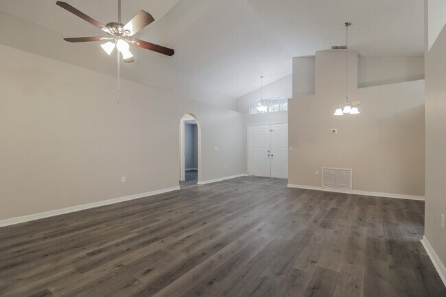 Building Photo - 10344 Winding Creek Ln