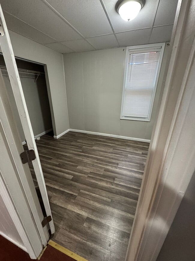 Foto del edificio - Spacious 1 Bedroom House Near Highway 55