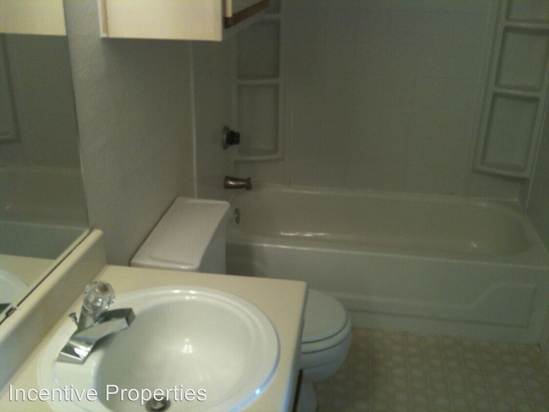 Building Photo - 4225 Thornbriar Ln