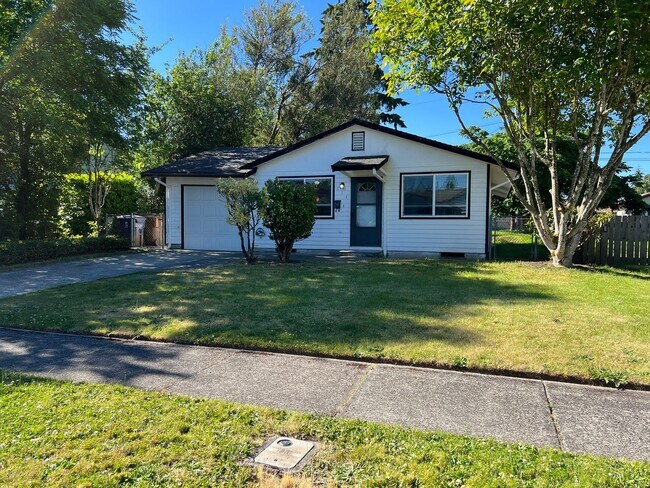 Building Photo - Charming Immaculate Three Bedroom Rambler in Tacoma
