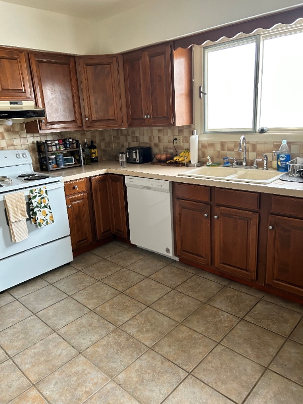 Building Photo - 1404 Shamrock St