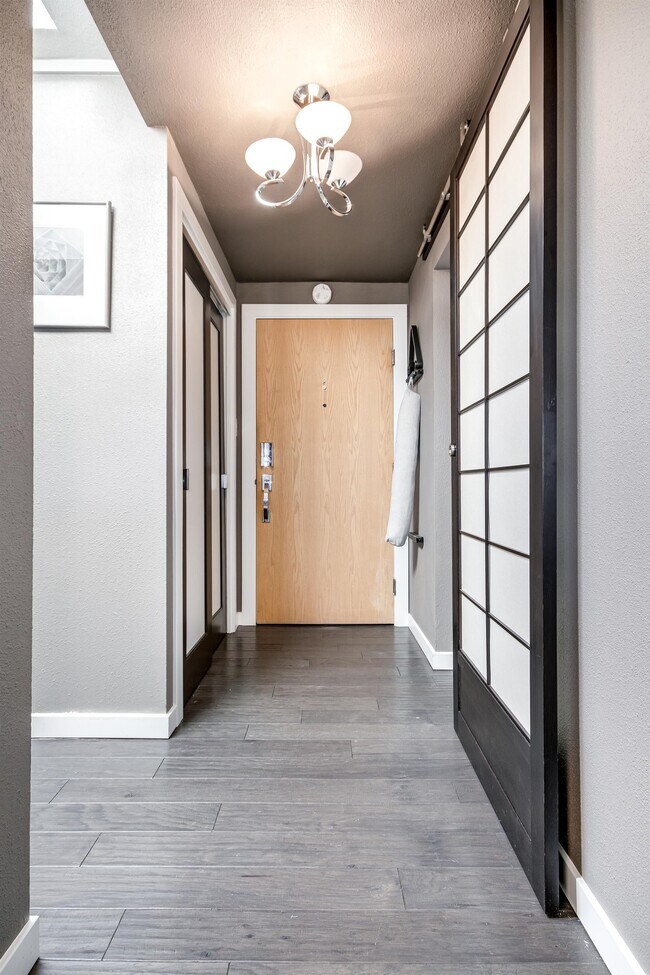 Foto del edificio - 2880 S Locust St