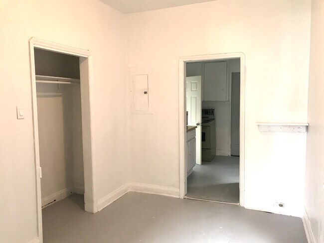 Building Photo - 340 Alfred Ave