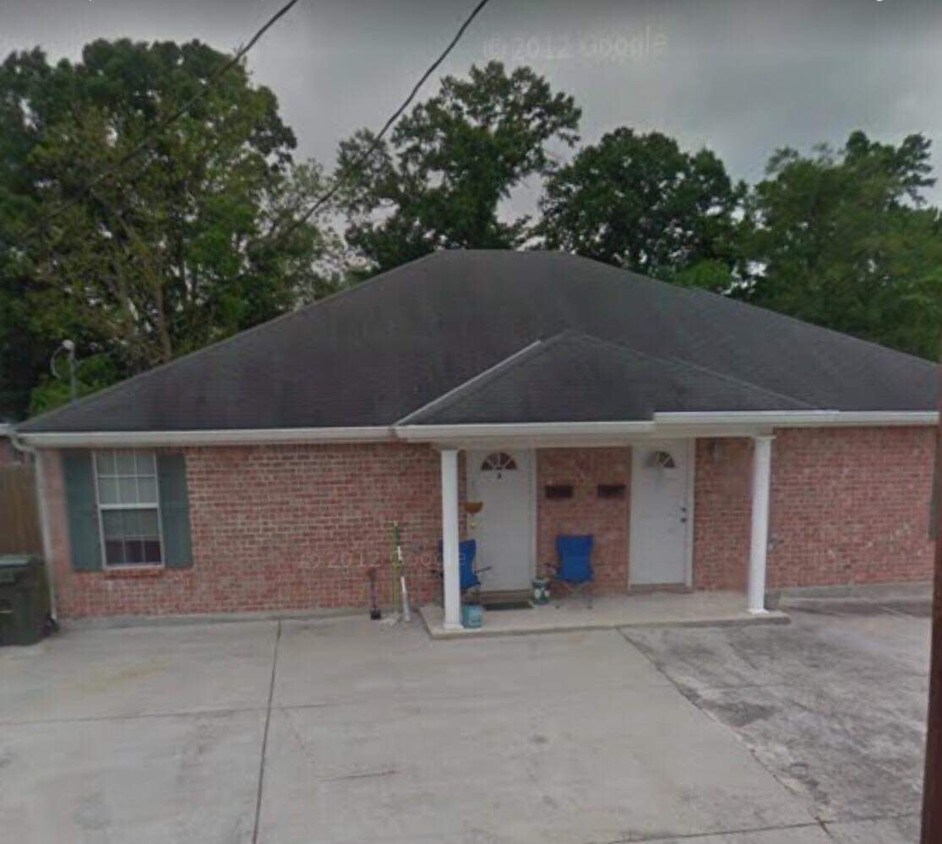 Primary Photo - 183 Garnet St