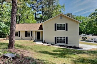 Building Photo - 2263 Turtle Club Dr NE