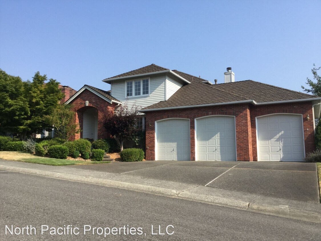 Primary Photo - 4 br, 2.5 bath House - 19126 NE 45th Place