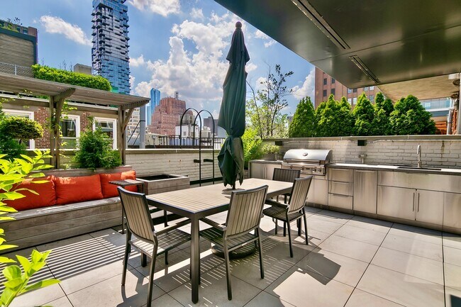 Foto del edificio - Furnished Duplex PH Loft with Two Decks