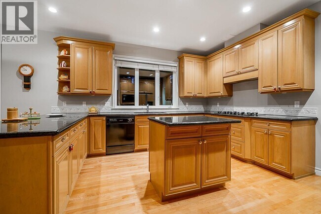 Building Photo - 4751 Headland Dr