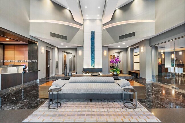 Foto del edificio - 9401 Collins Ave