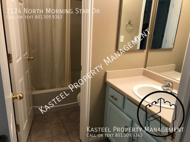 Foto del edificio - 2124 Morning Star Dr