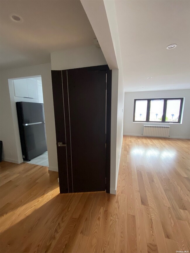 Foto del edificio - 61-28 70th St