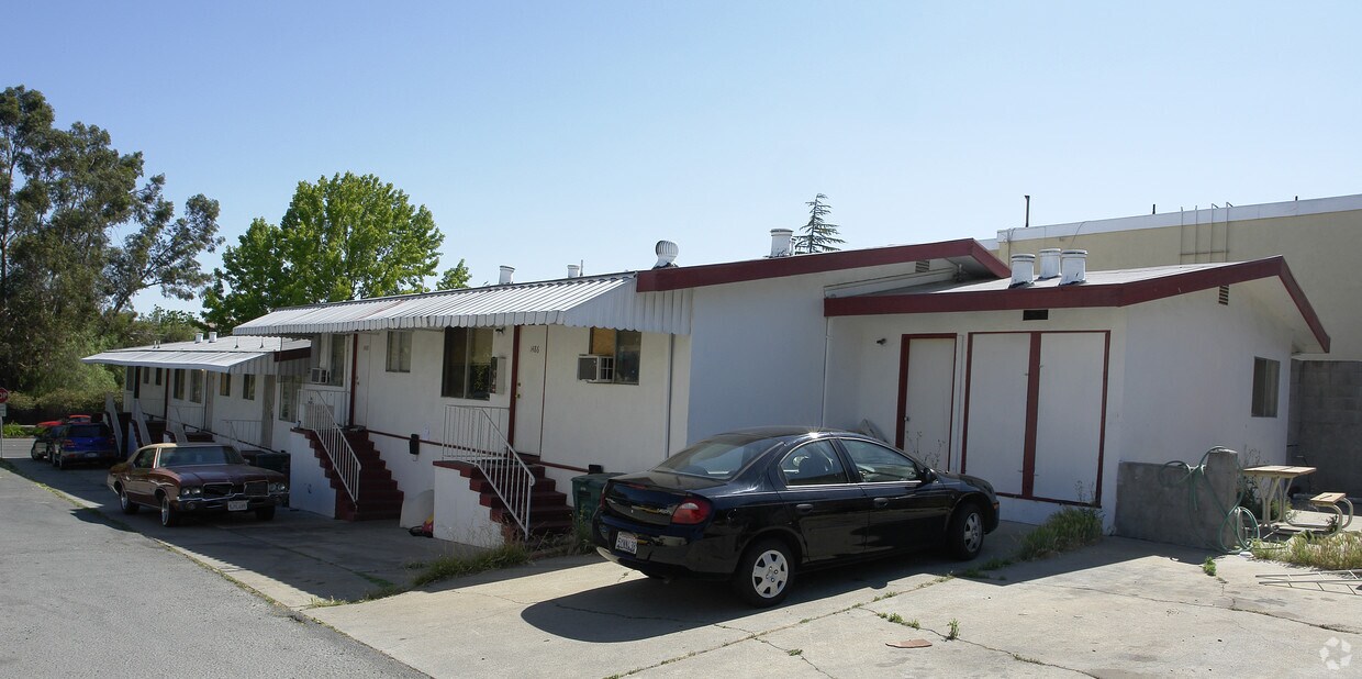 Primary Photo - 1486 Clayton Rd