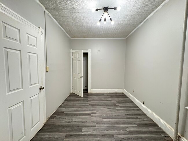 Building Photo - 721 Bergen St