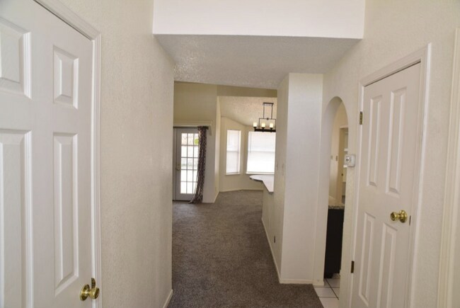 Foto del edificio - 3012 Silver Lake Pl