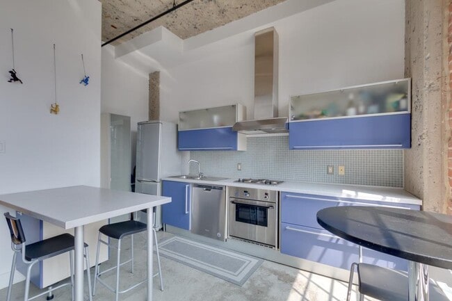 Photo du bâtiment - 454 Rue De la Gauchetière O