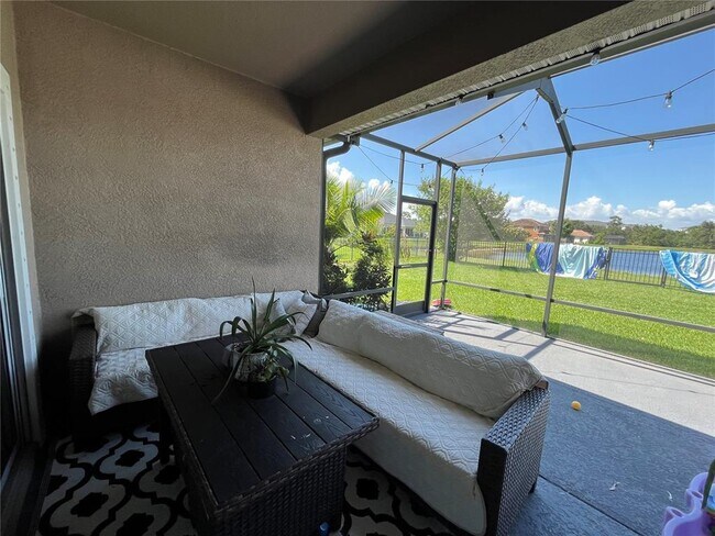 Foto del edificio - 6912 Sail View Ln
