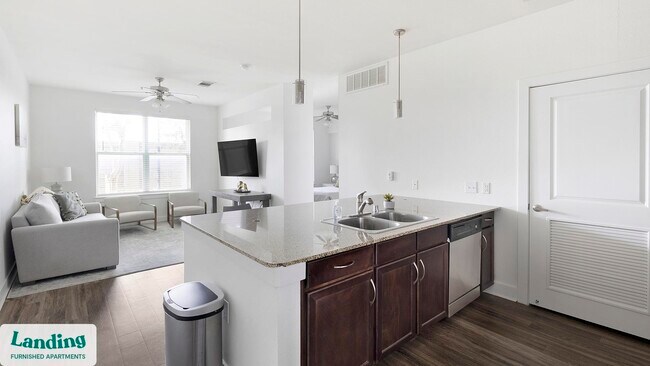 Foto del edificio - 7373 Valley View Ln