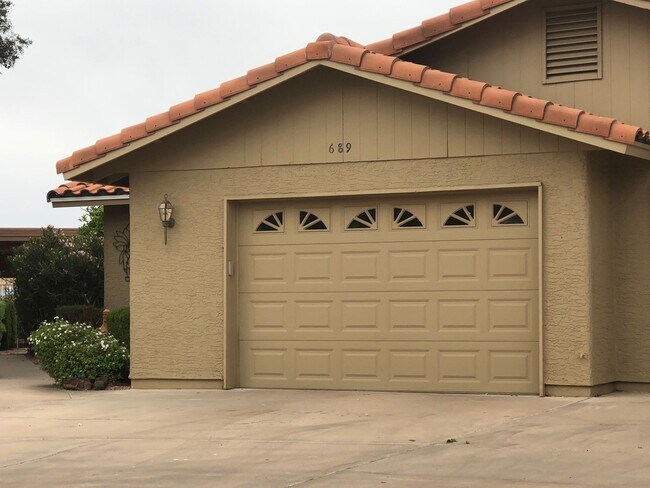 Building Photo - ASK ABOUT OUR REDUCED SUMMER RATES!!! Comf...