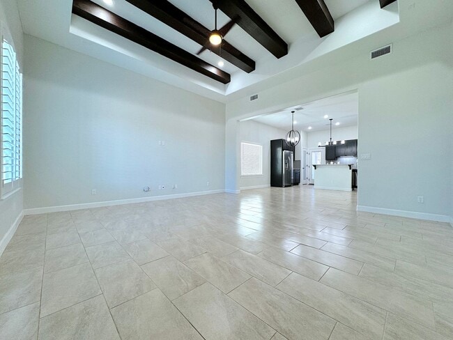 Building Photo - East El Paso 4 bed Refrig A/C with Gorgeou...