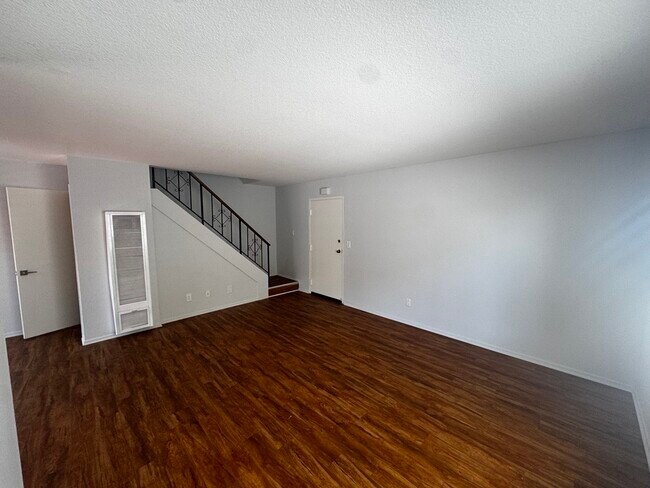 Foto del edificio - Champlin Properties