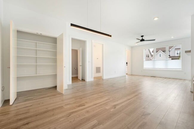 Building Photo - Modern 3 Bedroom+Large Bonus Room and Fenced Yard in Chatham Park Pittsboro!