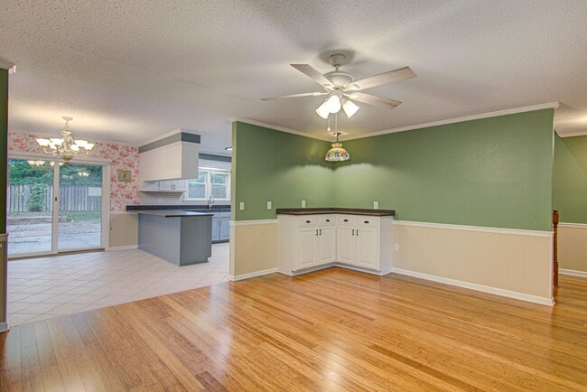 Building Photo - 2315 Treetop Ln