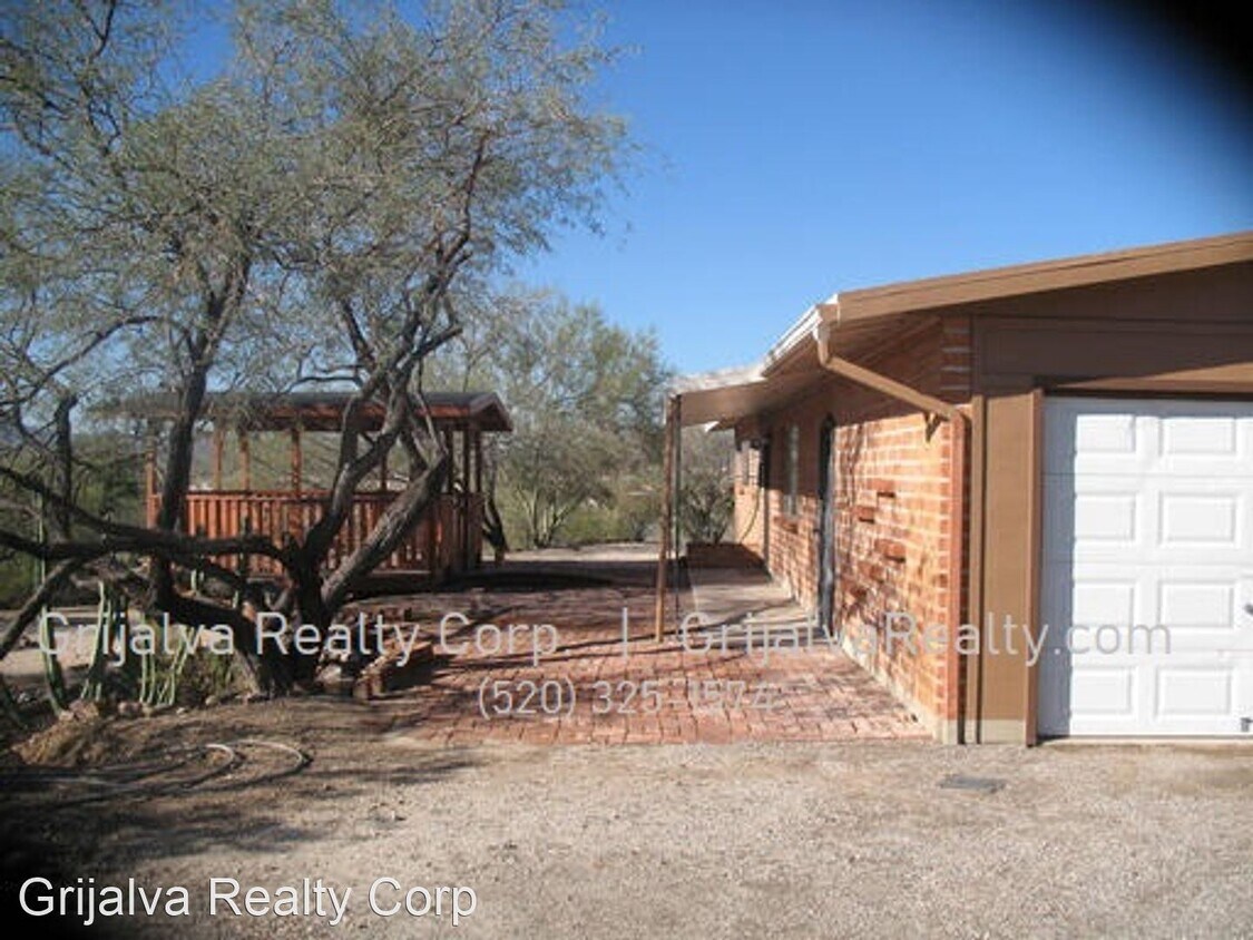 Primary Photo - 3 br, 2 bath House - 7250 N Juniper Rd