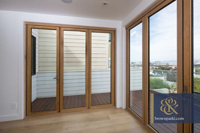 Building Photo - 525 Kansas St