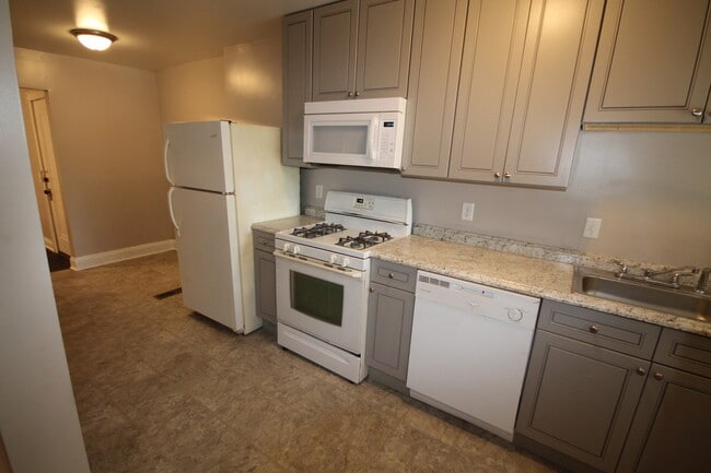 Building Photo - 356 Cliffside Dr