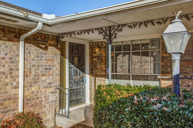 Foto del edificio - 7605 Meadow Oaks Dr