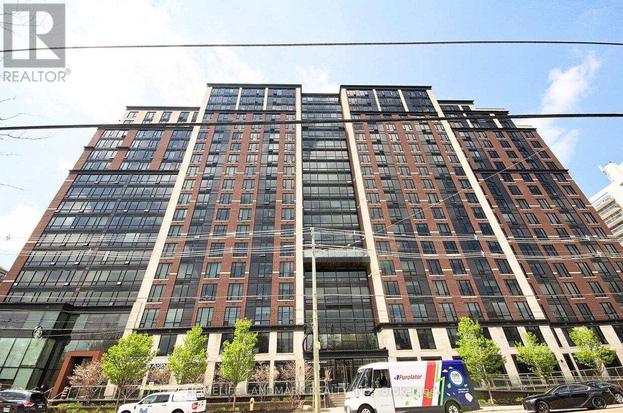 Primary Photo - 1235-1235 Richmond St