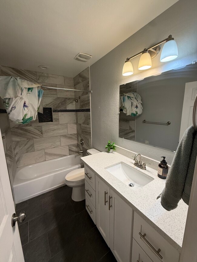 Foto del edificio - 2517 W Fremont Dr