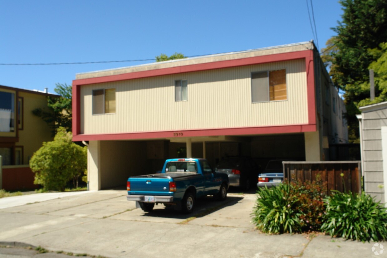 Building Photo - 2910 Fulton St