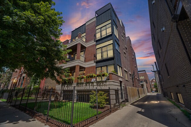 Foto del edificio - 831 N Paulina St